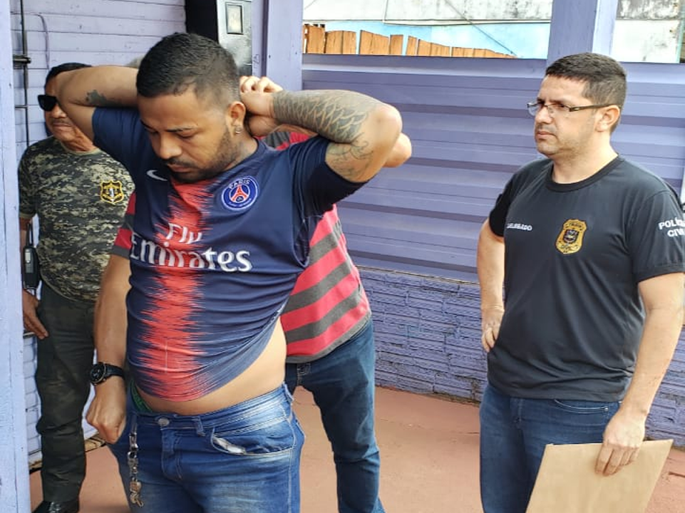 POLÍCIA CIVIL PRENDE TRAFICANTE  QUE MANTINHA 